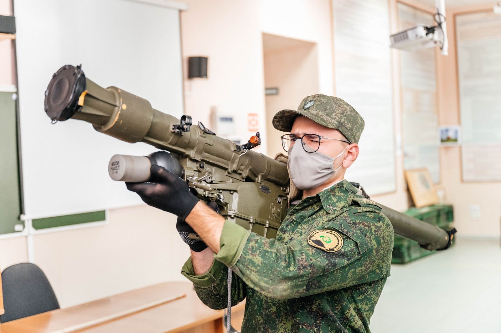 На суше, на море и в небе: как военно-учебные центры российских вузов готовят офицеров запаса