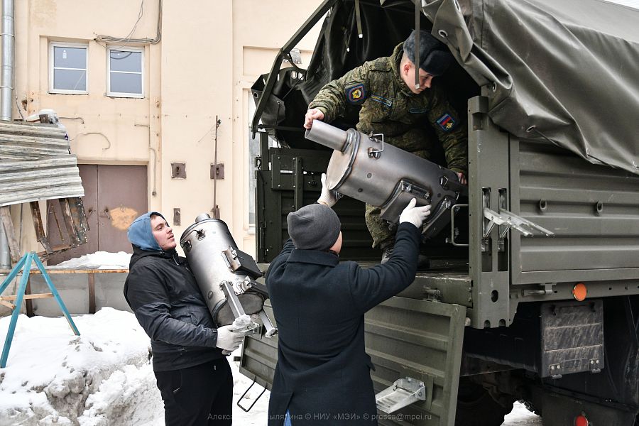 Российские вузы отправили на фронт подарки к Новому году